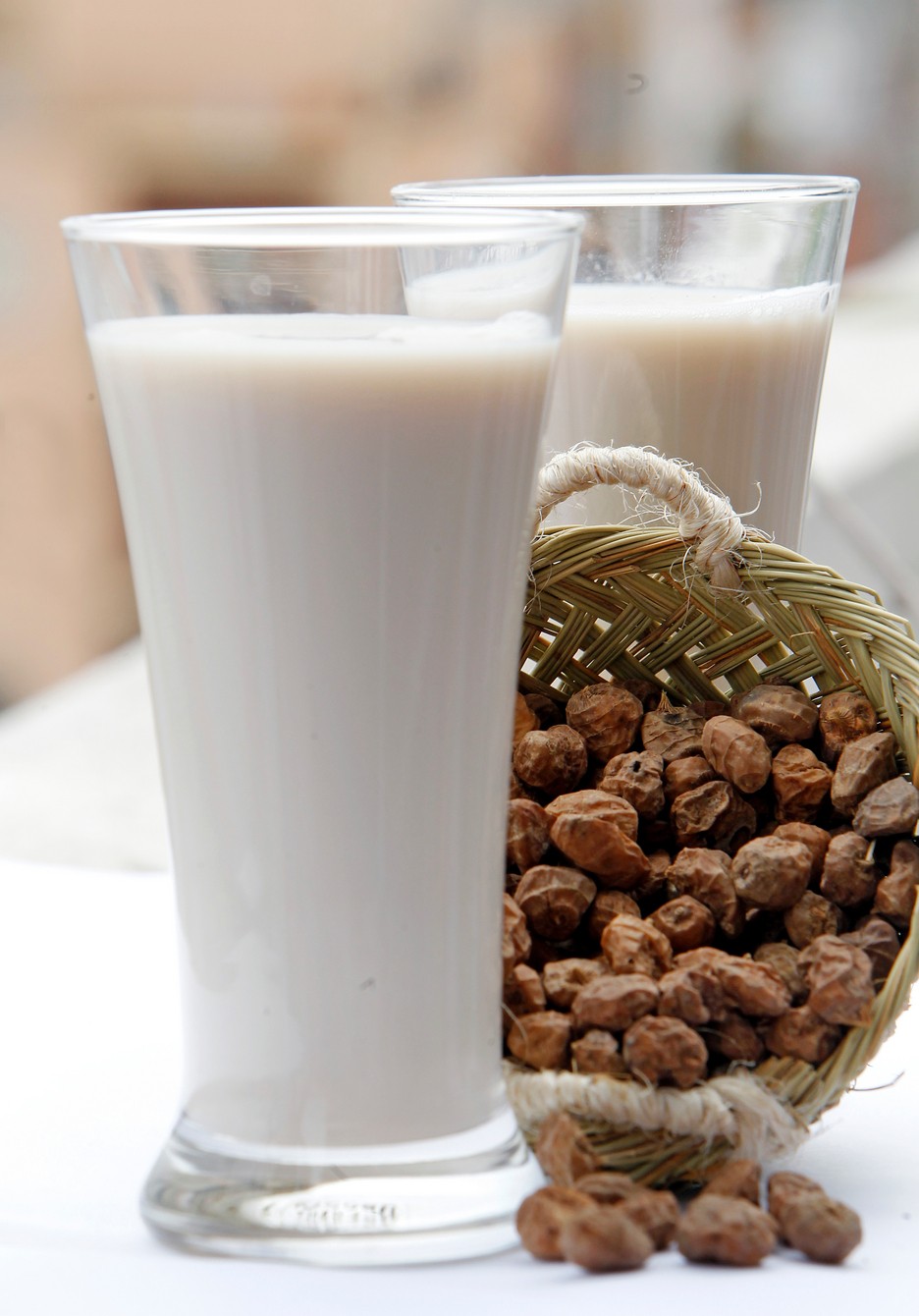 Receta para hacer horchata de chufa casera - Turrons Sirvent